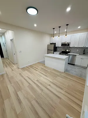 Rented by Tolmas Corporation | media 18