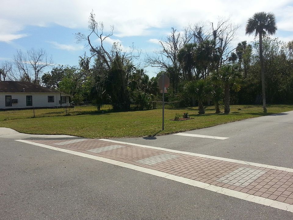 1st image of 466 N Myrtle Ave