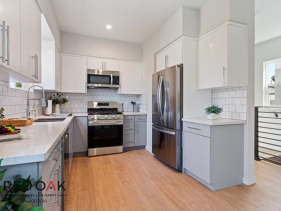 5th image of 4506 Esmeralda St #1