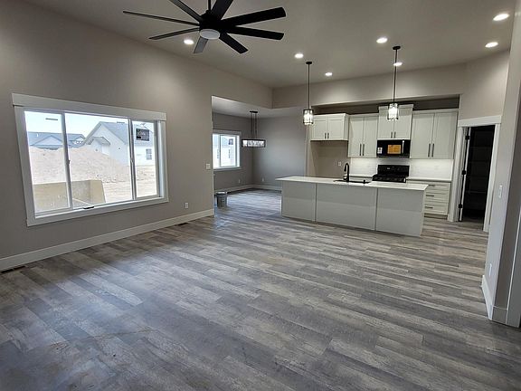5th image of 1134 Vista Ave