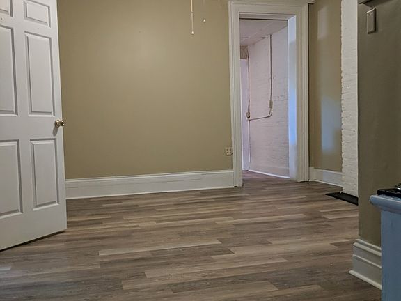 2nd image of 105 Philip St #1