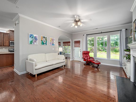 5th image of 1908 Woodsdale Dr