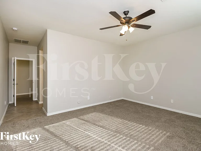 635 W Desert Hills Dr — Photo 8