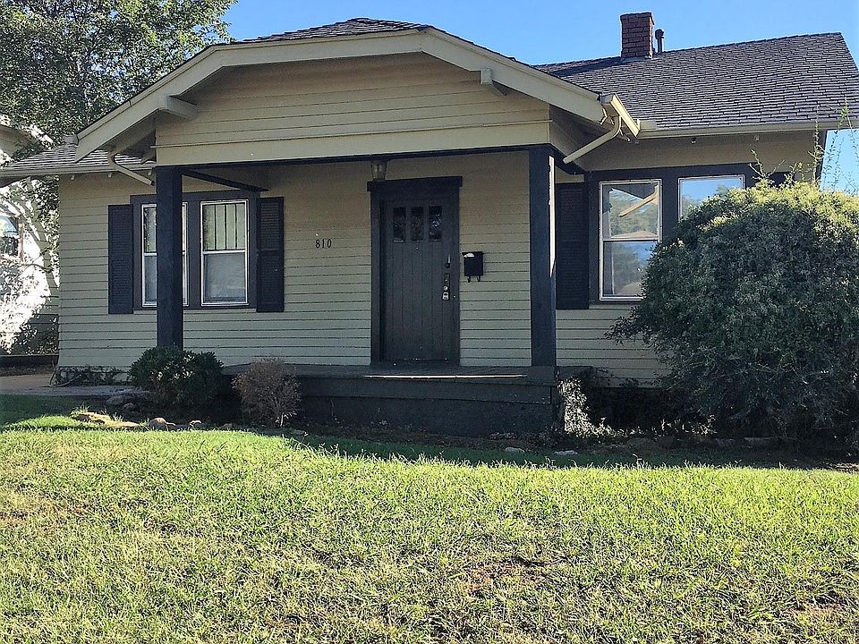 1st image of 810 NW 35th St