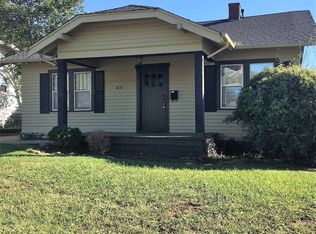810 NW 35th St, Moore, OK 73160