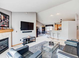 7115 W Rawson Ave #11-3, Franklin, WI 53132