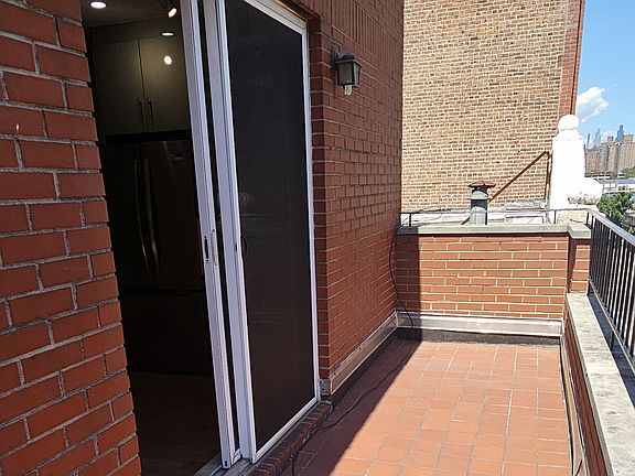 5th image of 54 Jay St #3