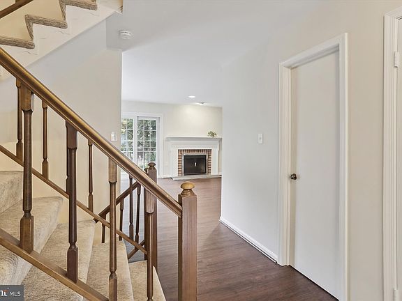 3rd image of 7561 Heatherton Ln