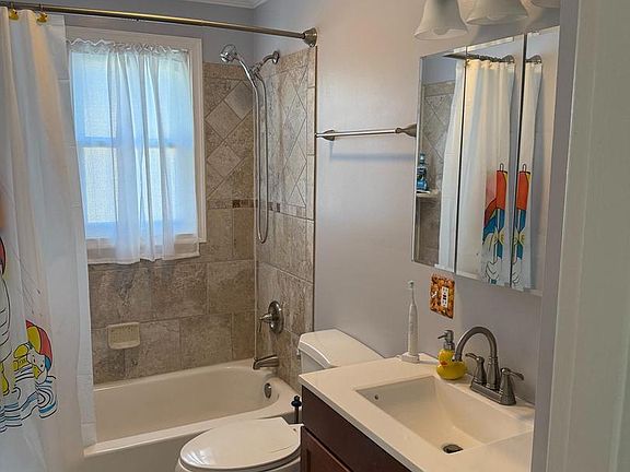 3rd image of 322 Cheddington Rd