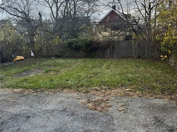 3rd image of 3412 E 123rd St
