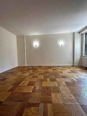 4th image of 250 E 63rd St APT 612