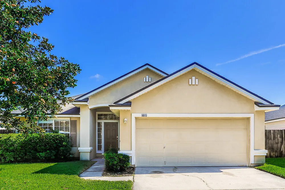 3 bed, 2.0 bath, 1620 sqft, $1,780 — Photo 1