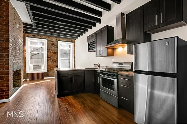 Rented by MNS Marketing | media 18