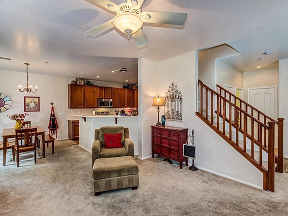 5th image of 3123 E Darrow St