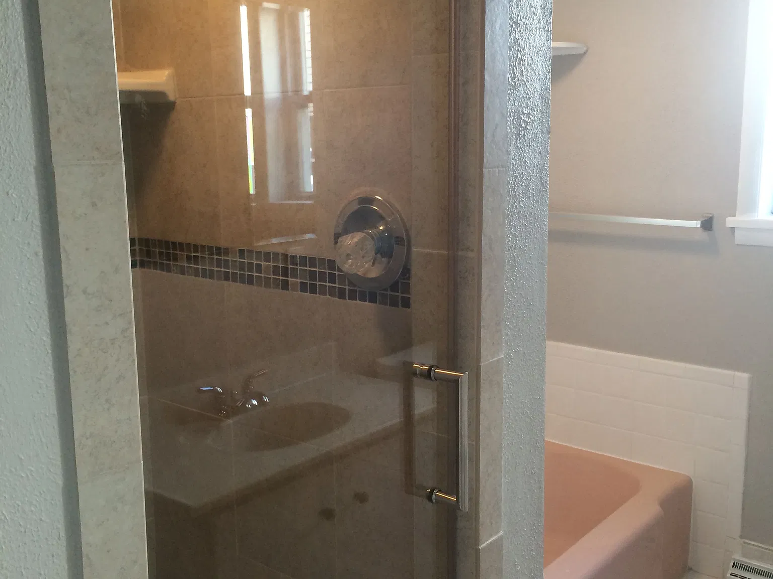 3 bed, 1.5 bath, 1800 sqft, $1,390 — Photo 4