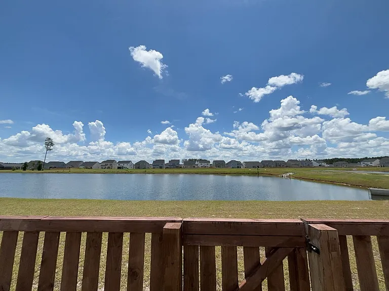 445 Navona Dr — Photo 38