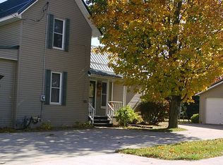311 E Union St, Edgewood, IA 52042