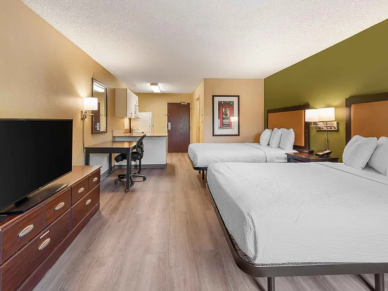 Studio Suite - 2 Full Beds