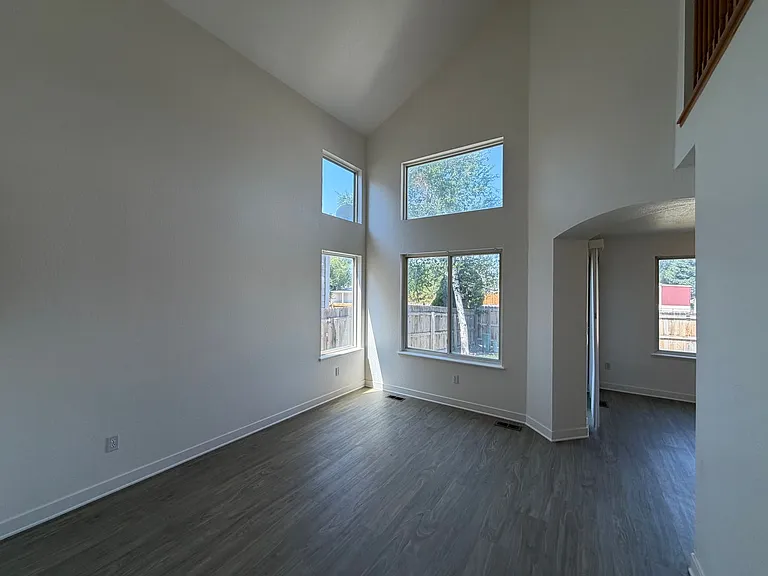 12139 Applewood Ct — Photo 8
