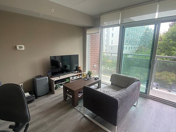 3rd image of 257 Hemlock St #403
