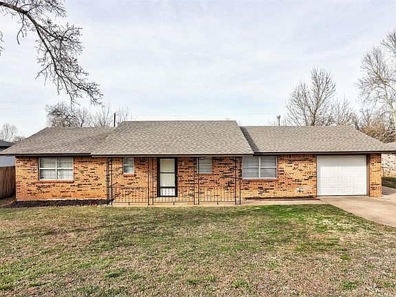 2nd image of 3101 E Noble Dr