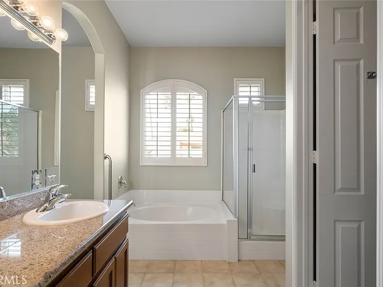 49142 Barrymore St — Photo 13
