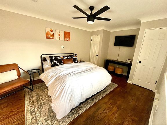 3rd image of 2212 Ford St APT 4