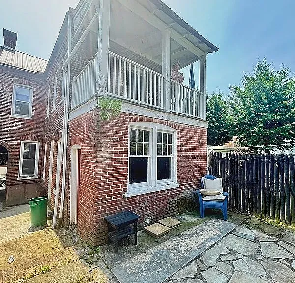411 Saint Joseph St — Photo 15