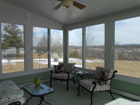 3rd image of 42 Valley View Ln