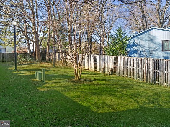 5th image of 6 Rockwell Ct