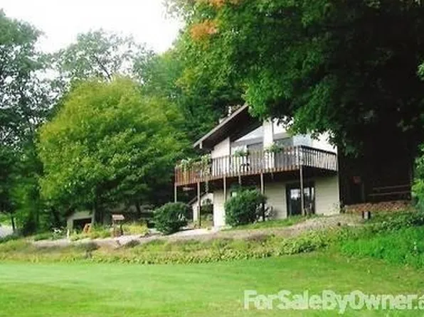 S4532 Scenic Rd, Baraboo, WI 53913