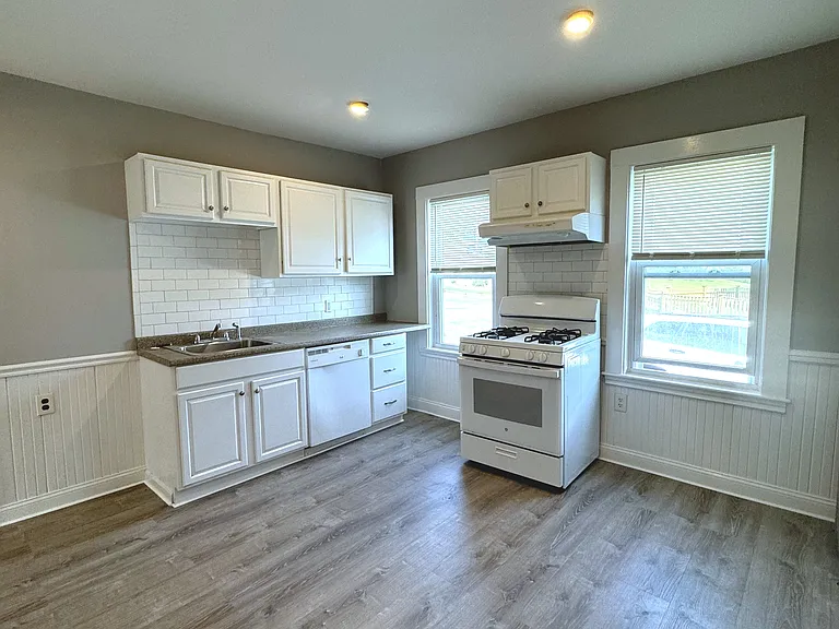 335-337 Franklin St #335 — Photo 4