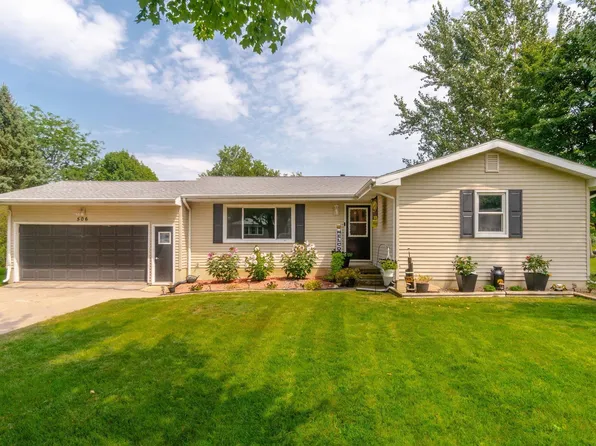 506 Fairlane St, Dysart, IA 52224