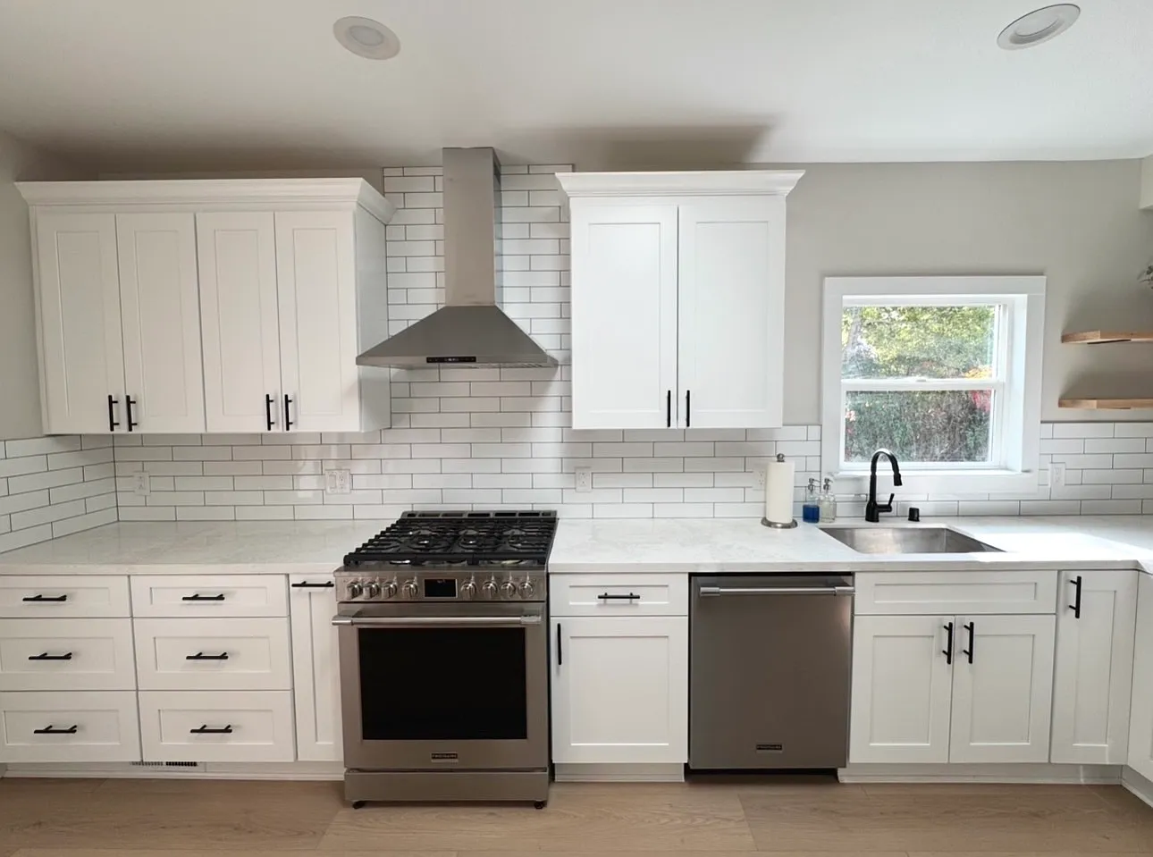 3 bed, 1164 sqft, $5,400 — Photo 2