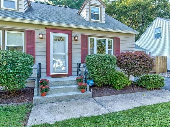 2nd image of 203 Hunt Dr
