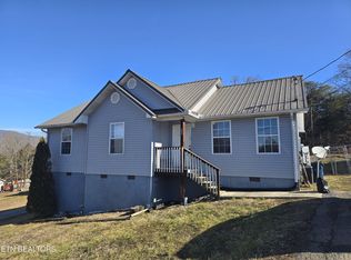 243 Sandy Hill Rd, La Follette, TN 37766