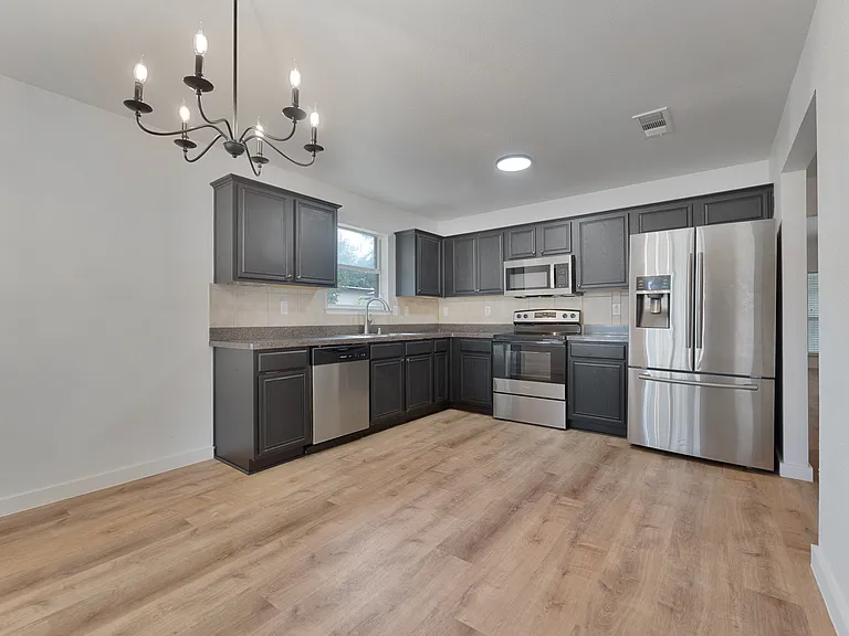8022 Genesis Dr — Photo 3