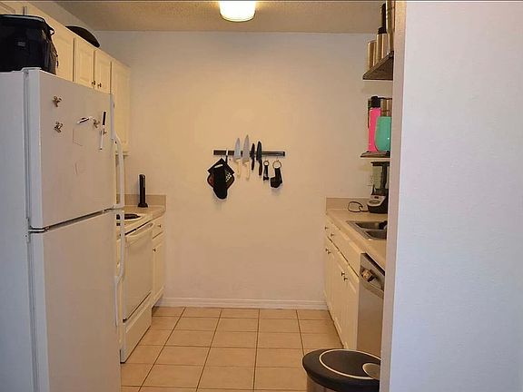 3rd image of 498 Keystone Rd