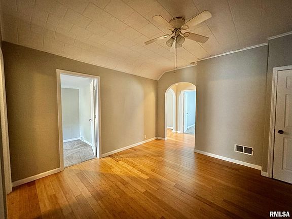 5th image of 100 N State St #1/2