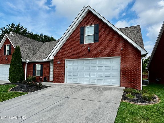 3rd image of 4805 Spring Garden Way
