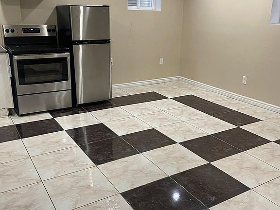 3rd image of 126 Valonia Dr #Basement
