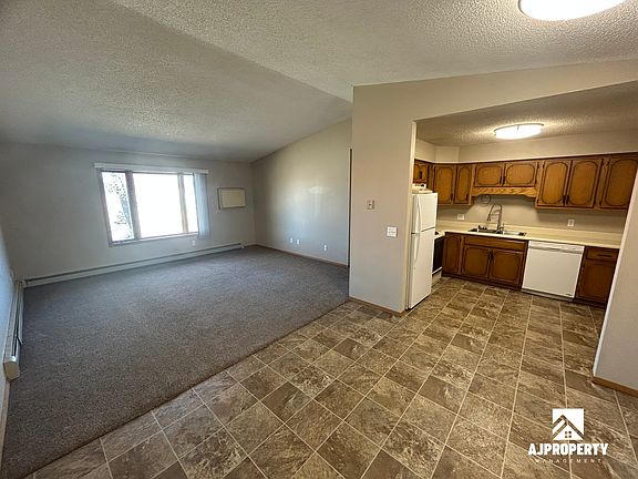 3rd image of 601 N Teton Dr APT 8