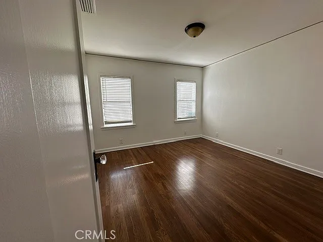 1054 N Euclid Ave — Photo 25