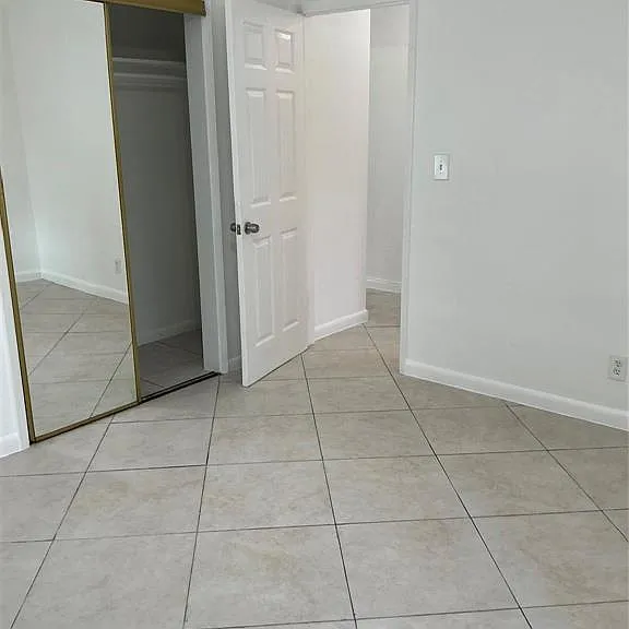 1647 NE 12th St — Photo 5