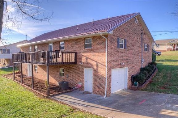 3rd image of 283 Stewart Hills Dr