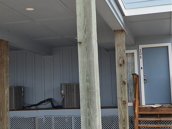 2nd image of 100 Port Royal #208