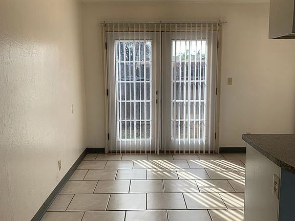 5th image of 10748 Railroad Ave
