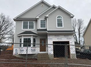 41 Wildwood Ave, Fords, NJ 08863