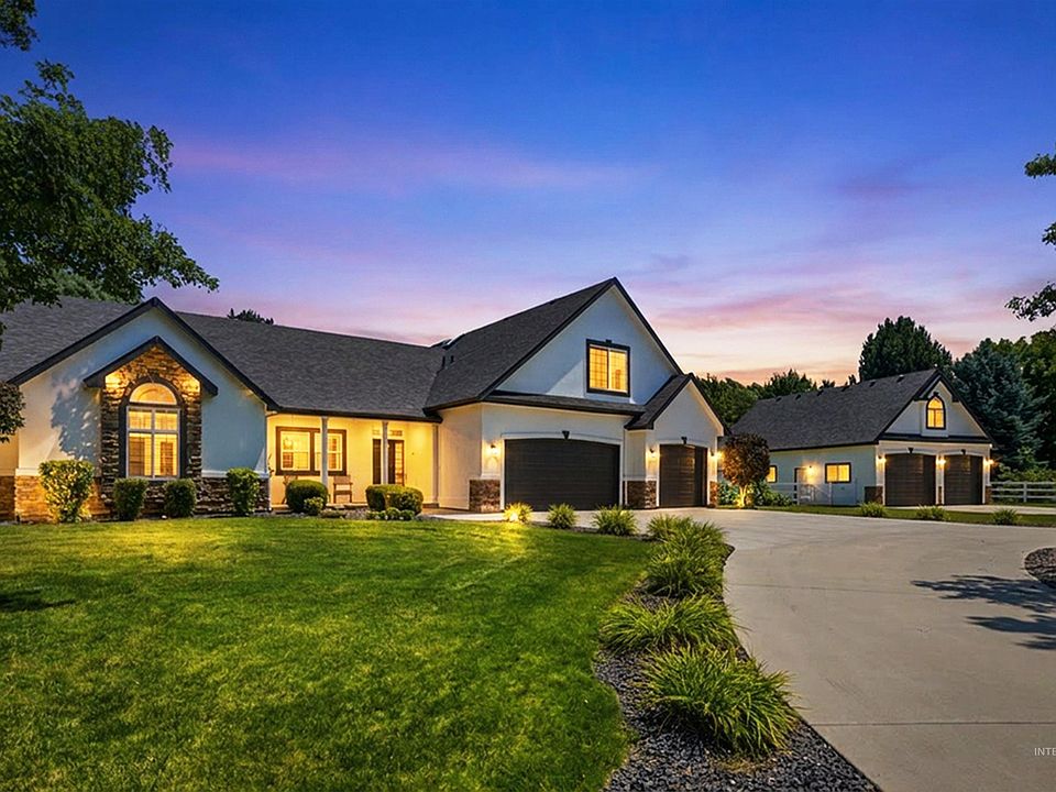 1st image of 570 N Cove Colony Way