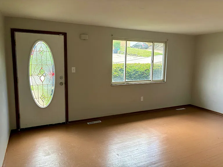 144 General Braddock Dr — Photo 36